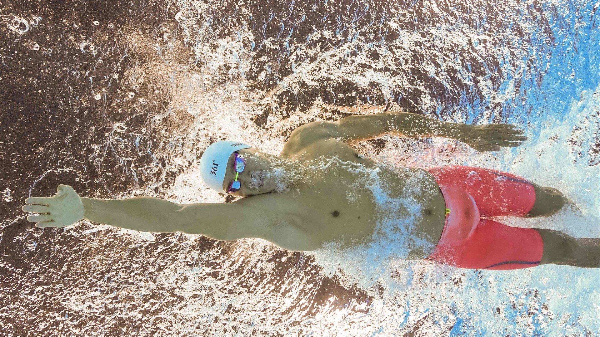 前国足主帅伊万亮相友人婚礼 精神焕发笑容满面