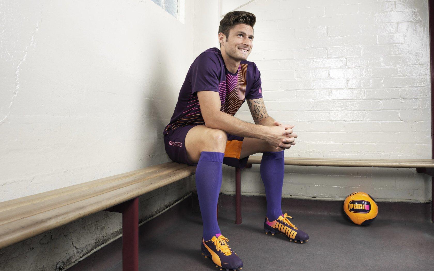 加拉塔萨雷旧将点评拜仁边锋，萨内仍在适应期，巅峰状态需耐心等待