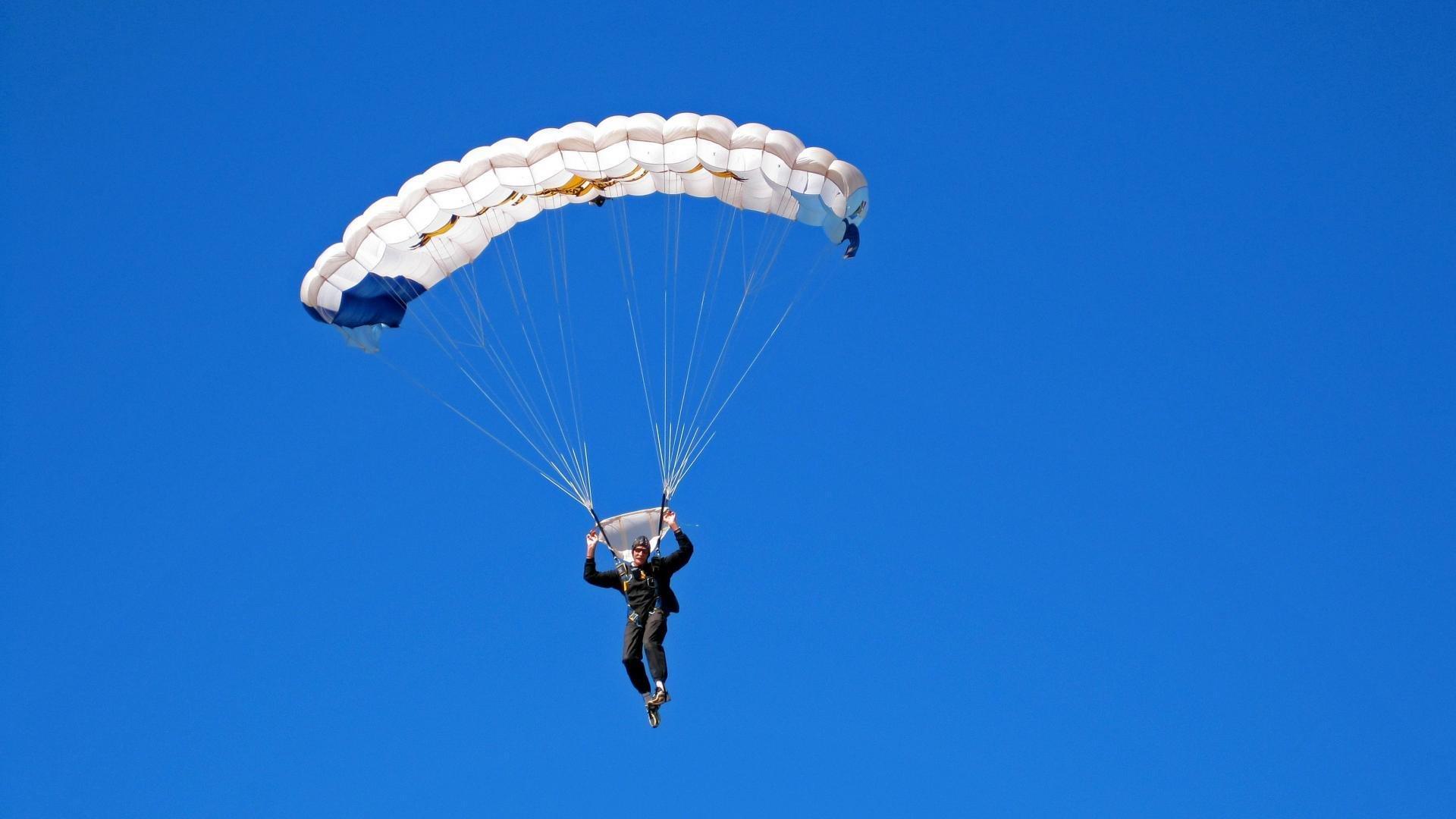 尤文冬窗引援锁定弗拉泰西 斯帕莱蒂力荐补强中场